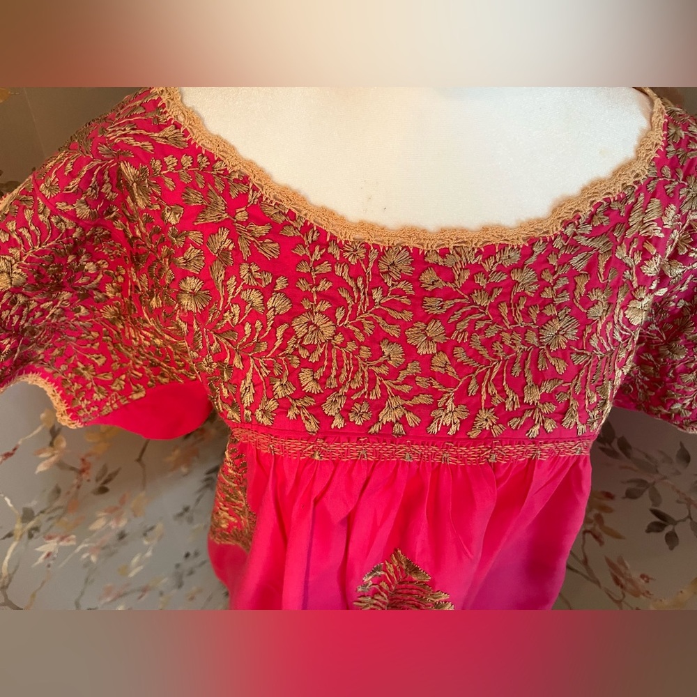 Gorgeous Embroidered Mexican Top in Bright Pink Size Large - Picture 4 of 13